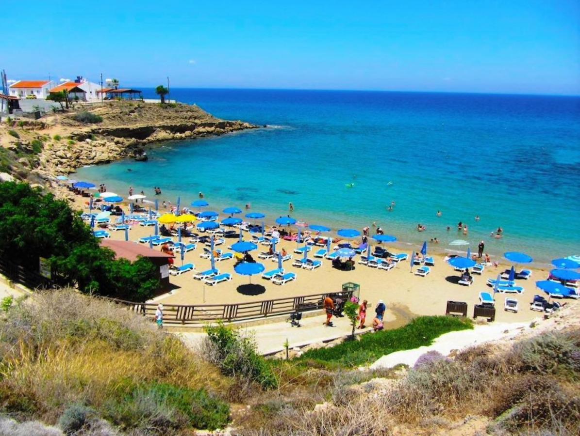 Villa Angel - Exotic Villa 200M From Beach Paralimni Bagian luar foto